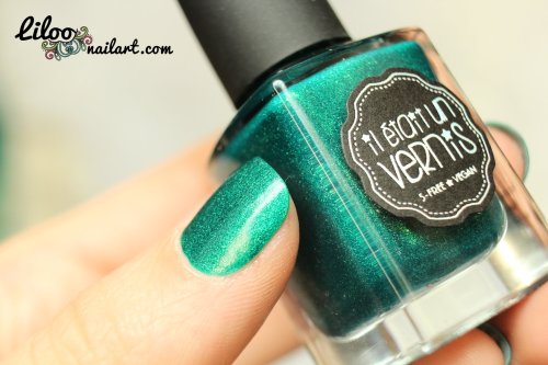 liloo nail art nail polish teal gradient stamping